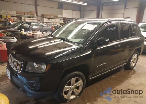 2017 Jeep Compass Sport 4X4 z USA, uszkodzony, nr VIN 1C4NJDBB7HD107043
